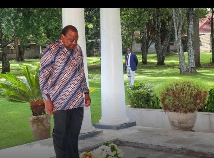 Uhuru Kenyatta Pays Tribute to Mzee Daniel Moi as Kabarak Graduands Urged to Shape Kenya’s Future