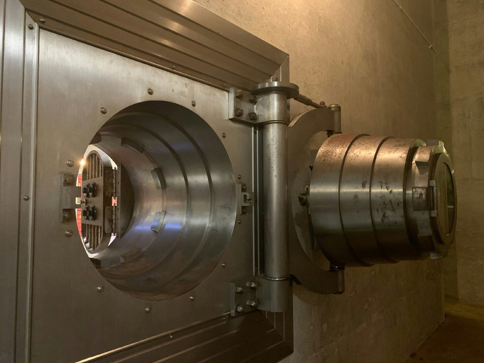 Thieves drill into German bank vault and make off with millions